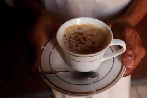 نوشیدن بیش از ۳ فنجان قهوه در روز با خطر نارسایی کلیه مرتبط می باشد