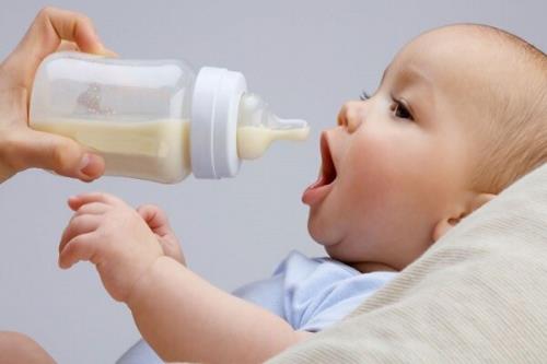 95 درصد مادران امکان شیردهی به نوزاد دارند