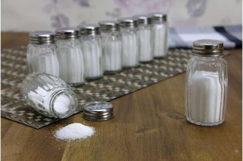 نمک اضافی چگونه به کلیه ها لطمه می زند