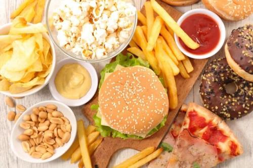 ردپای غذاهای فوق فرآوری شده در روند سلامتی افراد