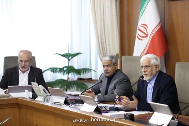 گزارش وزیر بهداشت از کاهش چشم گیر مهاجرت کادر درمان در ۶ ماهه دوم سال ۱۴۰۳