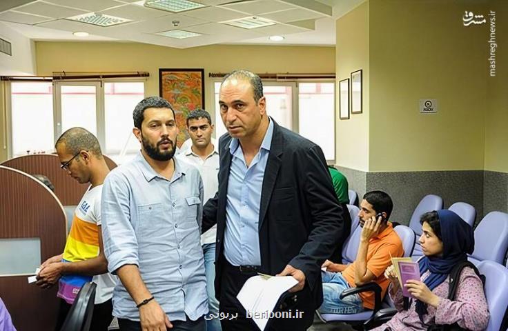 حمید فرخ نژاد چه طور همایش سلطنت طلبان را تبدیل به یک نمایش کمدی کرد؟ بعلاوه عکس و فیلم