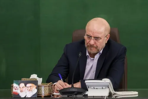 پیام تسلیت قالیباف به دنبال درگذشت پدر محمد سهرابی شاعر آیینی