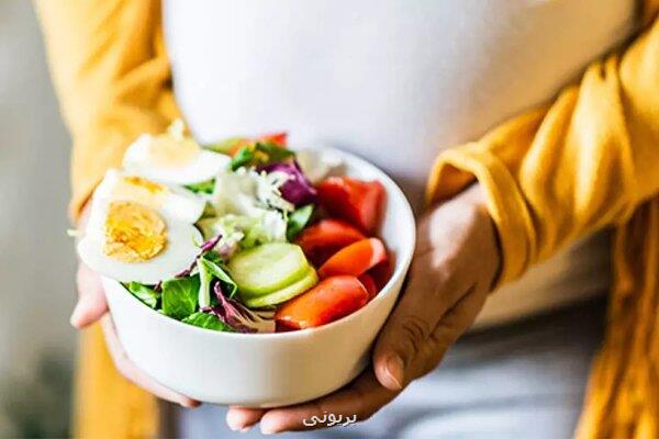 خانم های آبستن احتیاجی به غذای دو نفره ندارند