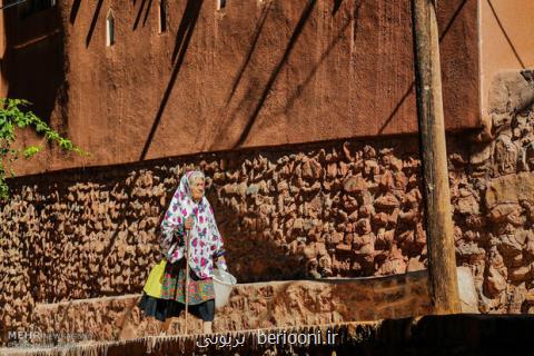 چرا اهالی ابیانه از رفتار گردشگران ناراحت می شوند؟